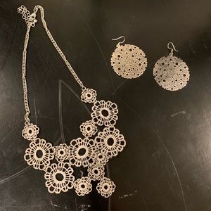 SILVER NECKLACE AND EARRINGS
